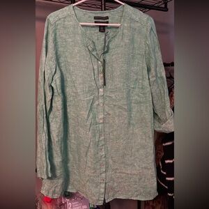 10 Tahari Light Green Button Down Shirt